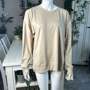 Bench  XL 90% recycled polyester 10% spandex, long sleeve crewneck thumb  NWT